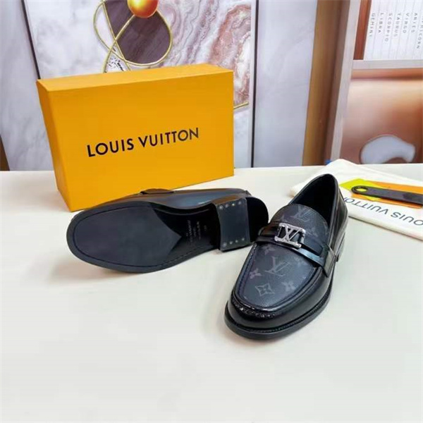 Lv Loafer 047