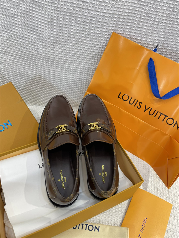 Lv Loafer 049