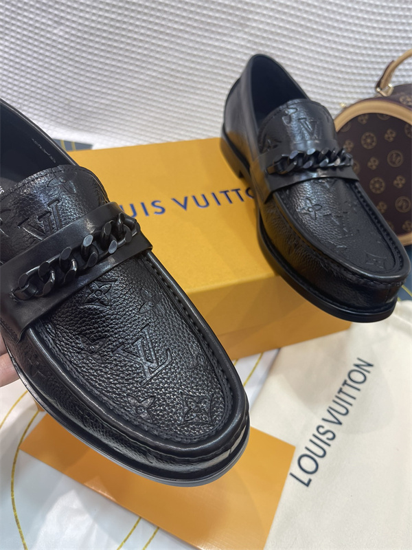 Lv Loafer 054